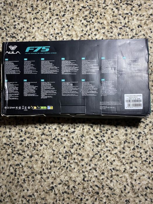 нова механічна клавіатура Aula F75