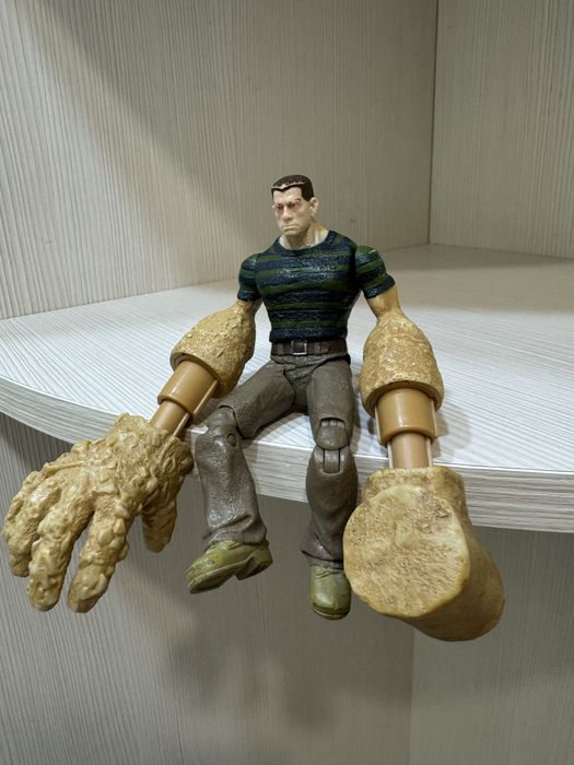 Колекційна фігура пісочна людина marvel legends retro sandman