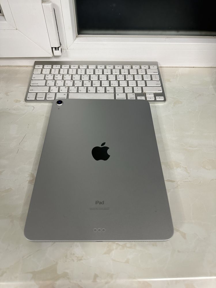 iPad Air 4 2021 256Gb Silver WiFi Гарний Стан Без Ремонтів та обмежень