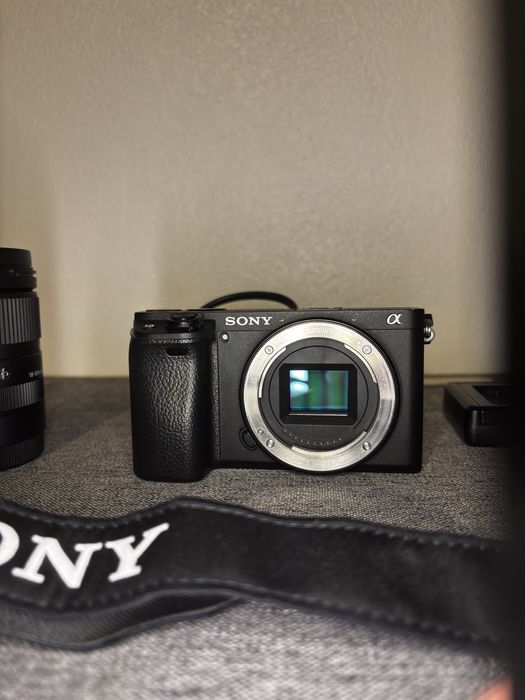 Vendo Sony A6400 + lente Sigma 18-50 f/2.8