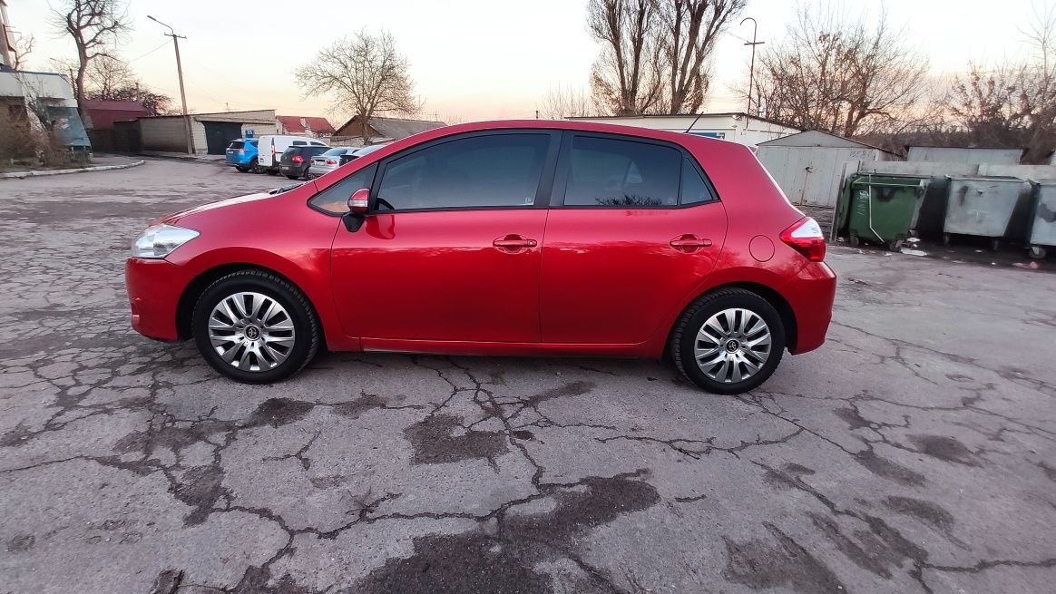 Toyota Auris 1.6MT