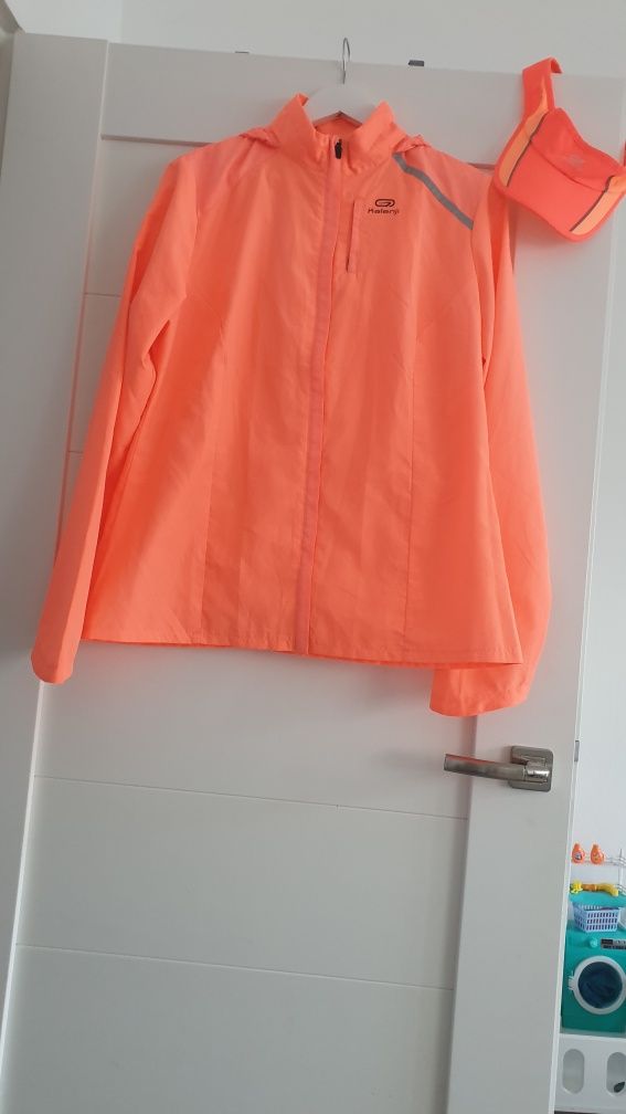Wiatrówka do biegania plus daszek Decathlon rozmiar XL