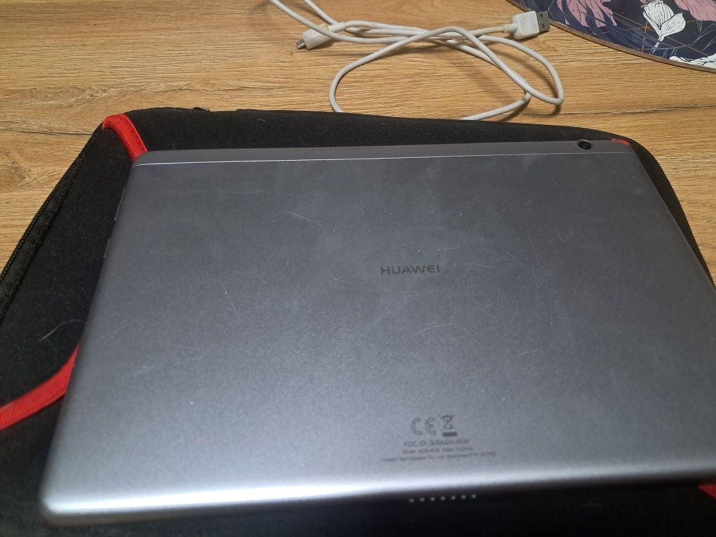 Tablet Huawei Media Pad T3 10 16 GB + pokrowiec I kabel