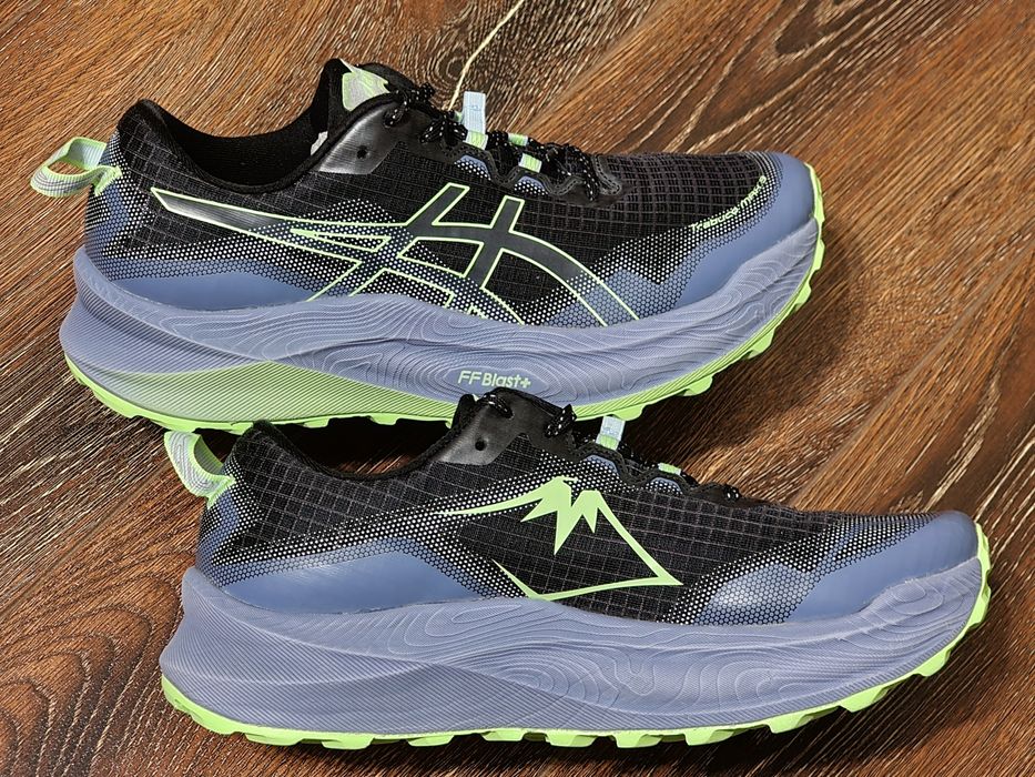 Оригінал 100%  чоловічі кросівки asics trabuco max 3  euro 44