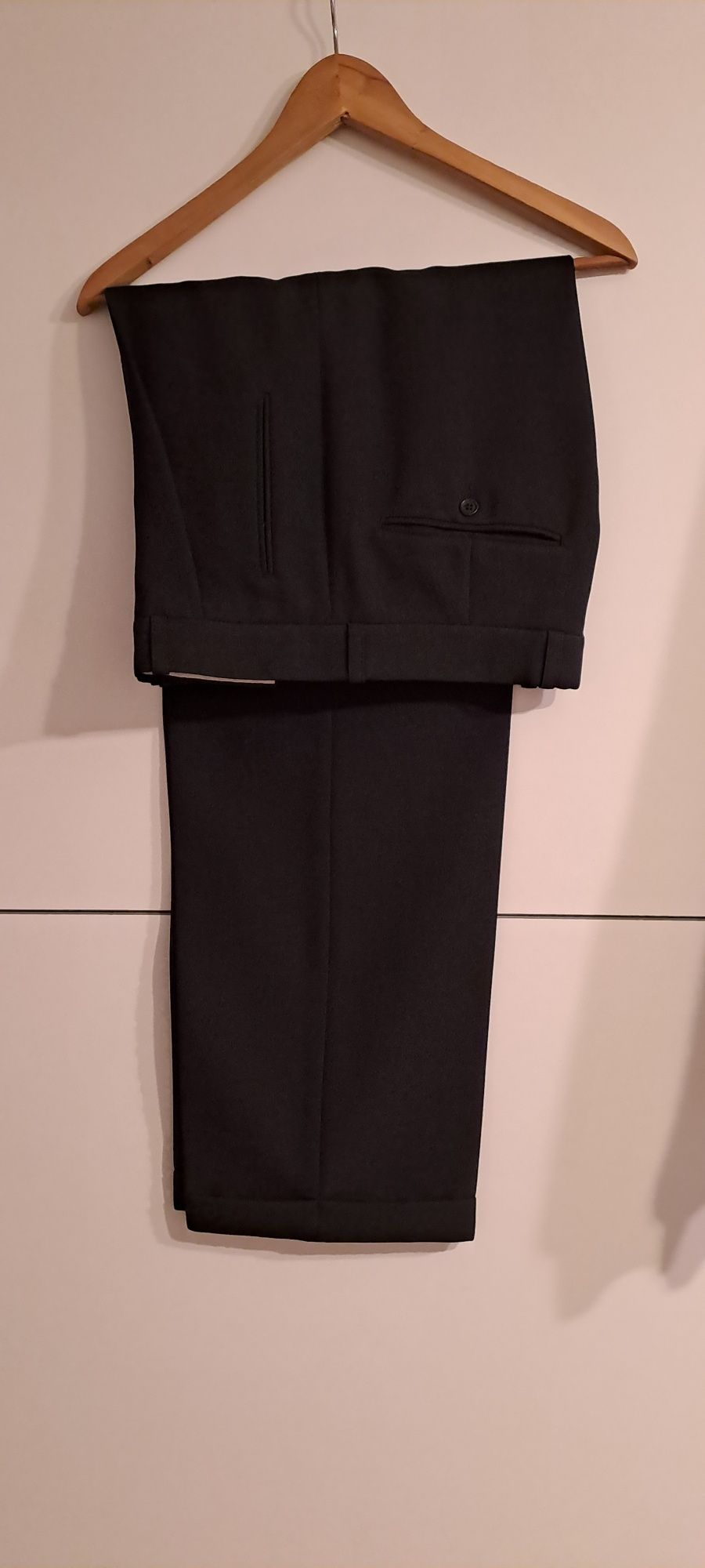 Garnitur męski  na  wzrost 176 cm