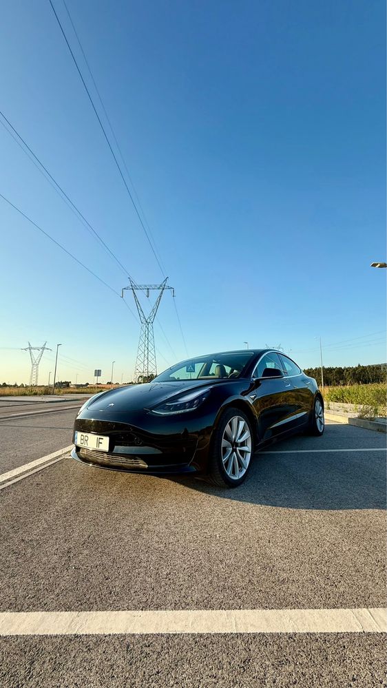 Tesla Model 3 - tração traseira - 45 mil km