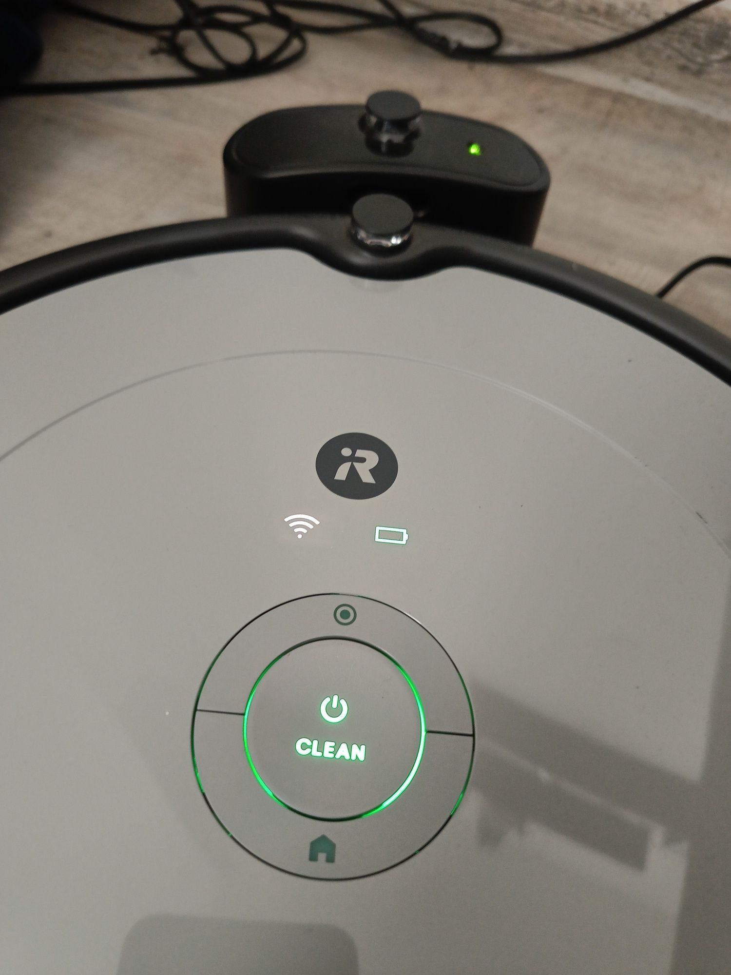 iRobot Roomba 698