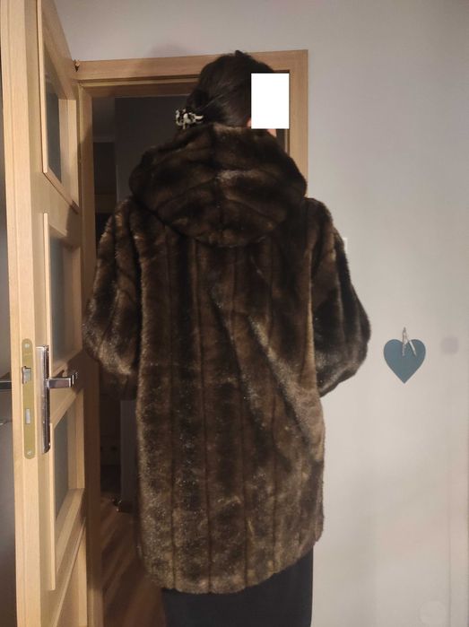 Piękne, brązowe futro, oversize, kieszenie, kaptur, super jakość