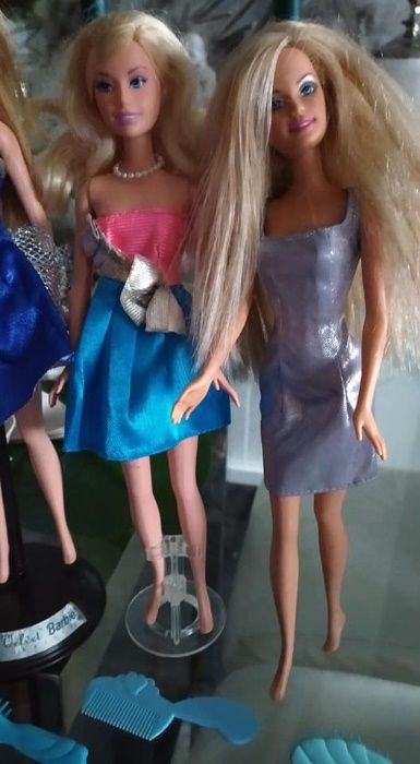 Barbies a 15€ cada ou 10 de qualquer anúncio por 75€- lote nr 3