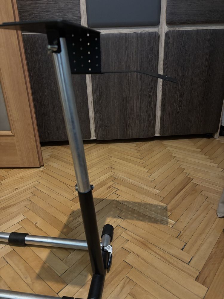 stojak pod kierownicę z uchwytem na drążek zmiany biegów