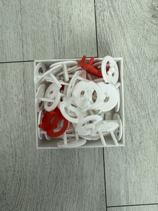 Zabezpieczenia do gniazdek elektrycznych (zatyczki) ikea Patrull