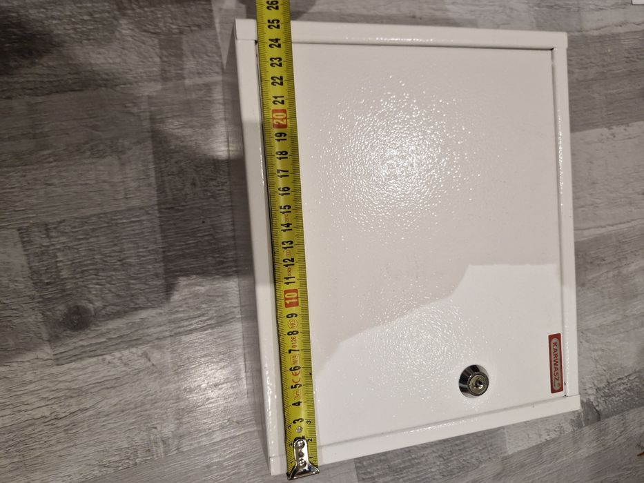 Karwasz Rozdzielnica skrzynka  natynkowa