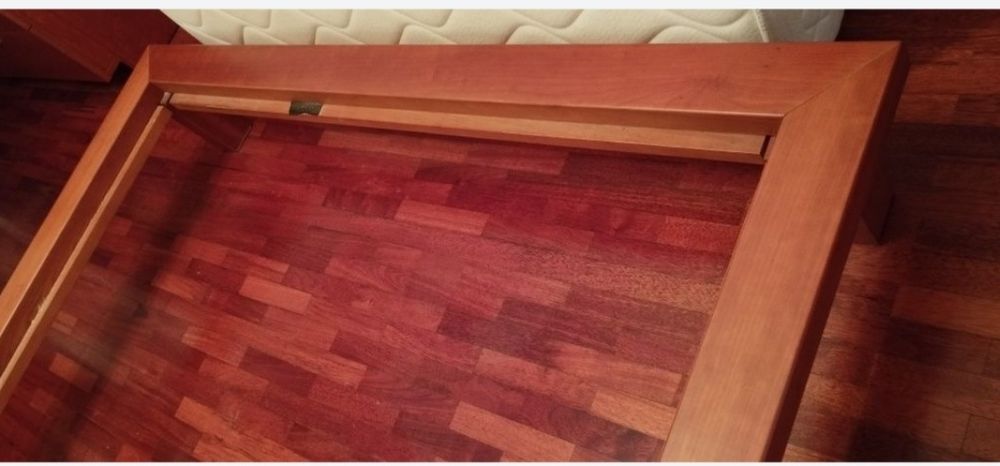 Cama de casal em cerejeira