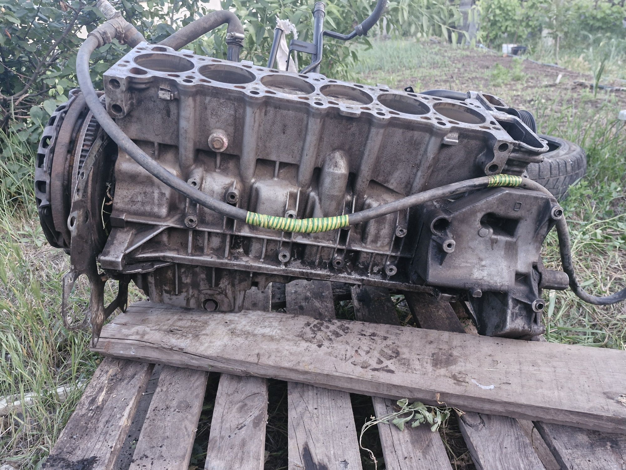 Блок двигателя М52Б25