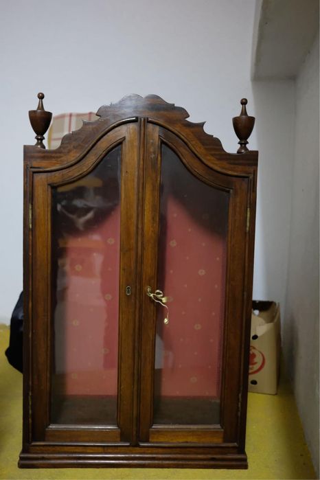 Oratorio em mogno antigo vidro original 84cm altura