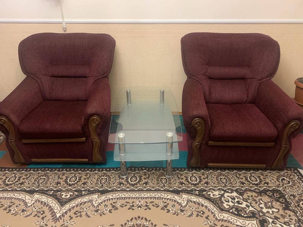 Диван і два крісла