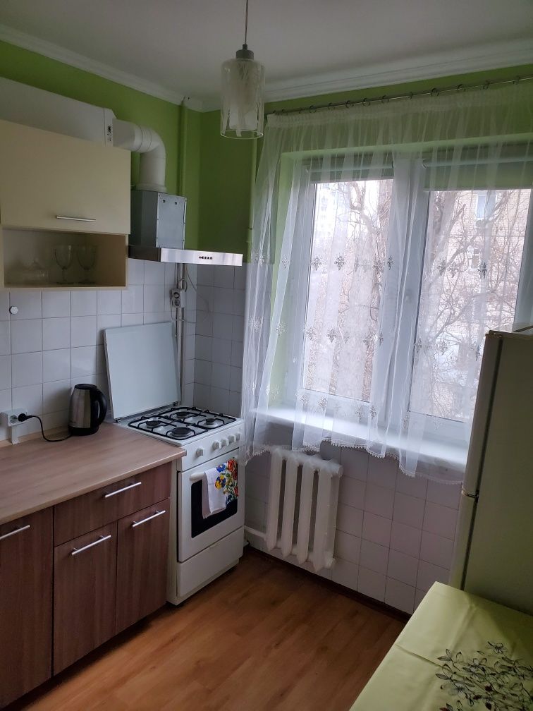 1к.кв-ра по суточно в Аркадия,центр Солнечная 16 угол Тенистой  хозяи