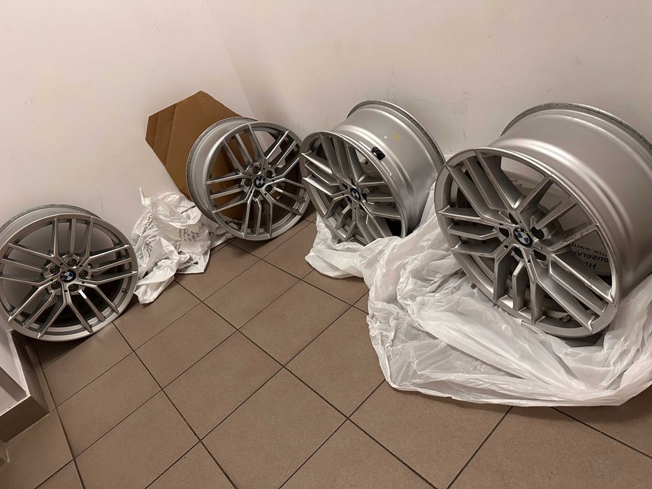 BMW 19” Triple Spoke 933 Refined Silver – felgi OEM – nowe / komplet