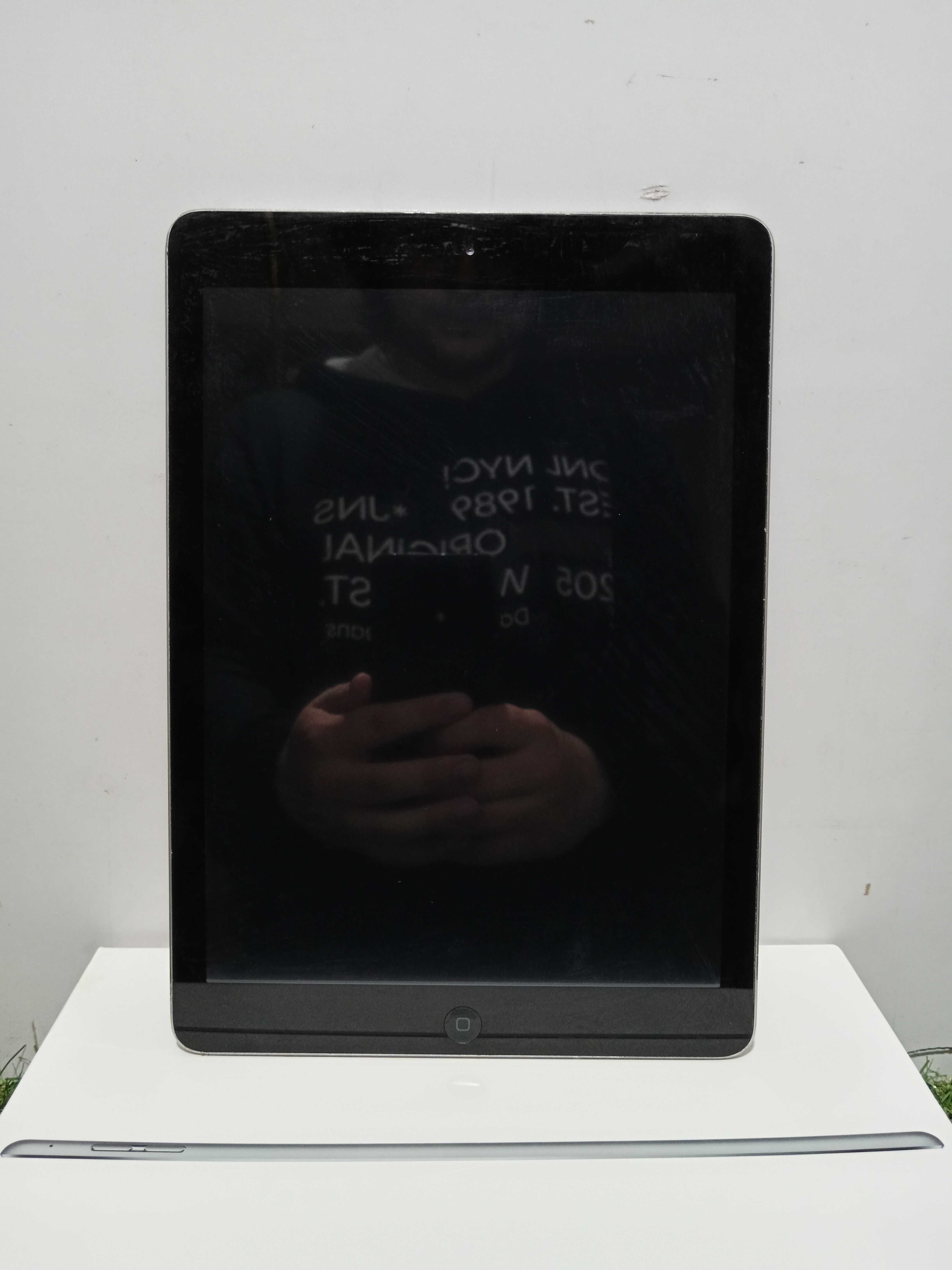 Apple iPad Air 1 (A1474/16 ГБ/Bat 90%) (22)