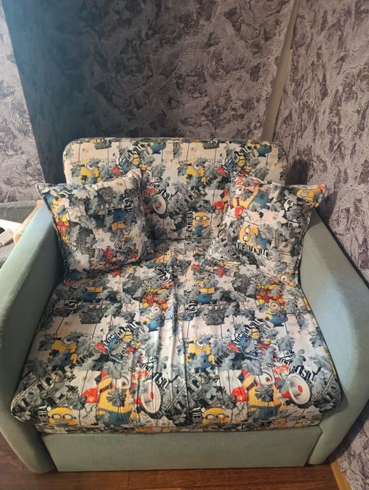 Срочно продам детский диван,длина 2м