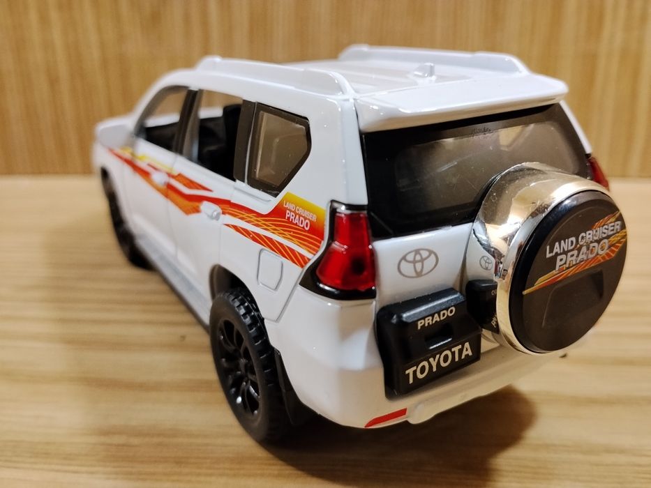 Модель Toyota Land cruiser Prado 1:32 автоэксперт металл свет звук ине