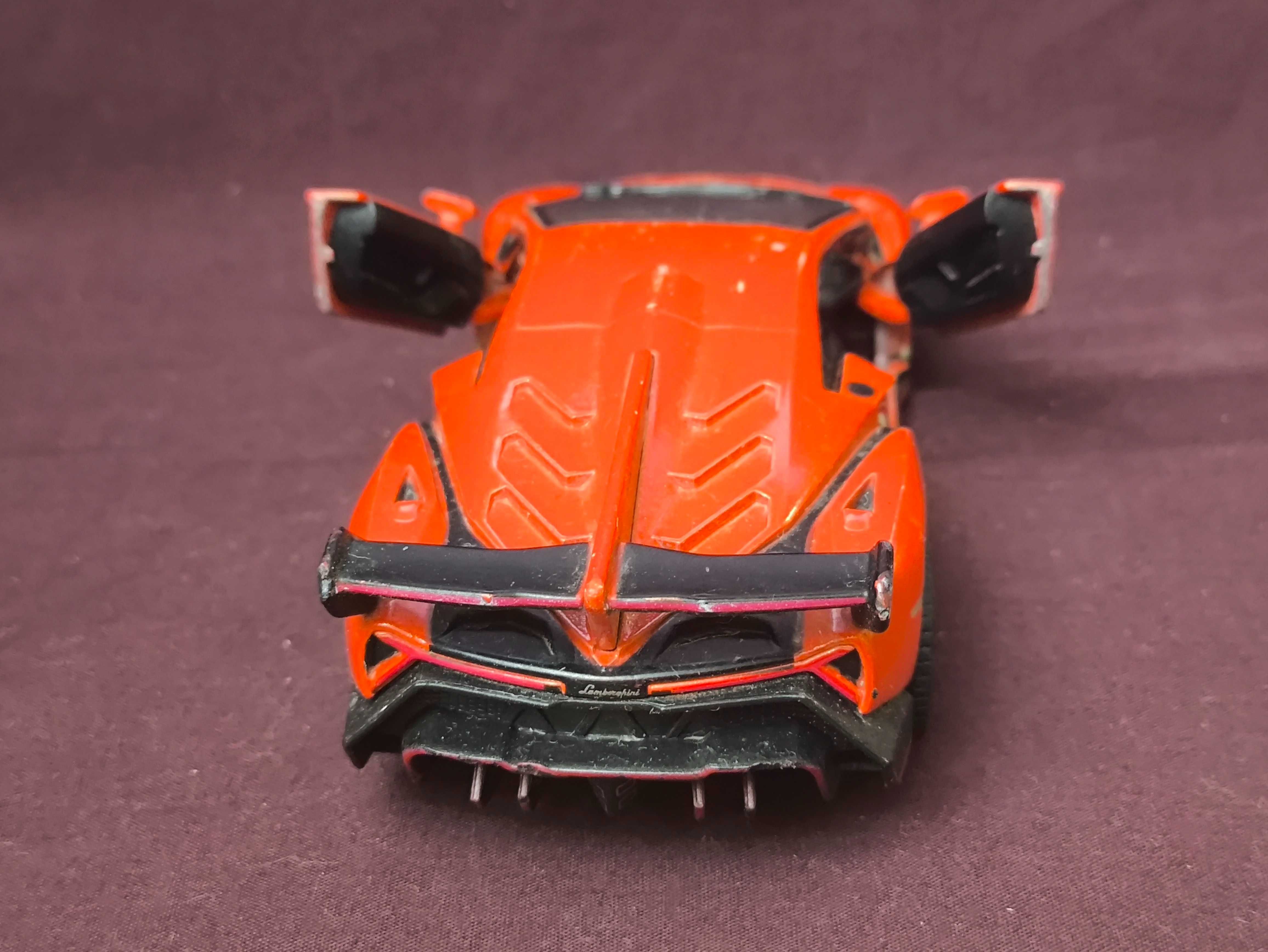 Машинка инерционная Lamborghini Veneno 1.36 Kinsmart
