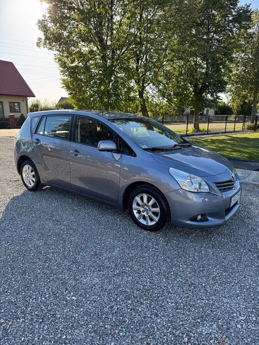 Toyota Verso Toyota Verso 2.0 D4D 2010 rok stan bdb 10 lat w jednych rękach.