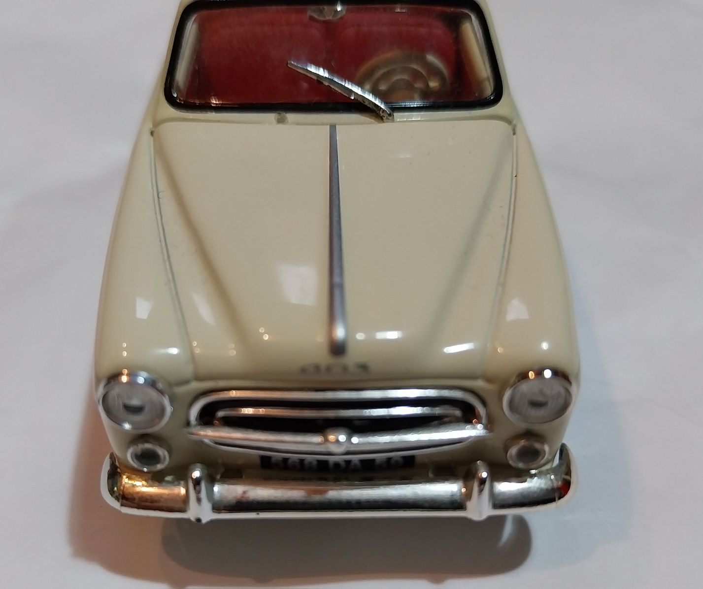 Miniatura Norev Peugeot 403 escala 1/43