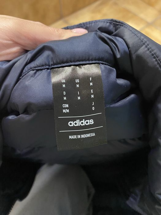 Пухова жилетка Adidas безрукавка Оригінал new жилет темно-синя адідас