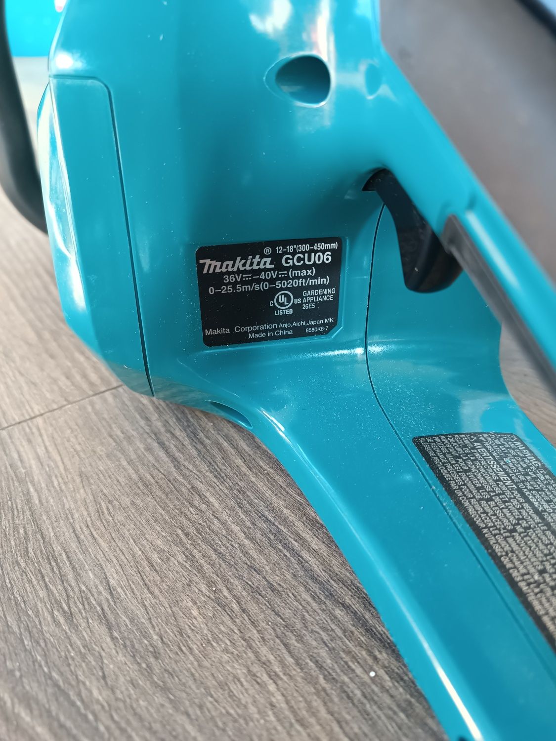 Акумуляторна ланцюгова пила Makita GCU06. XGT 40v.MAX.