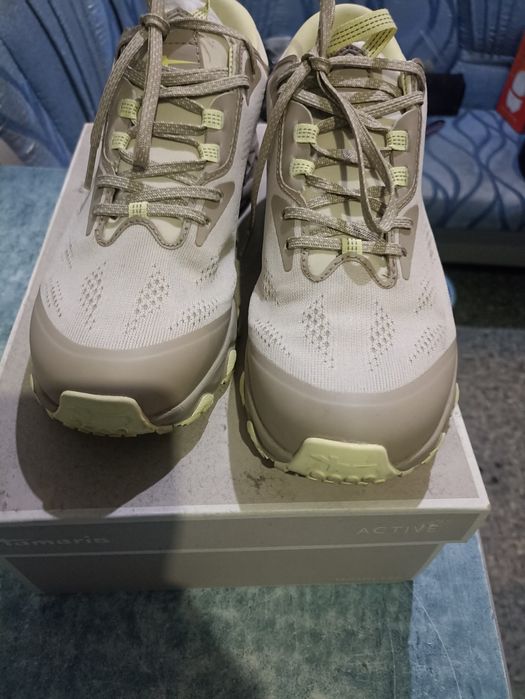 Продам стан нових..орігінальні кросівки тамаріс