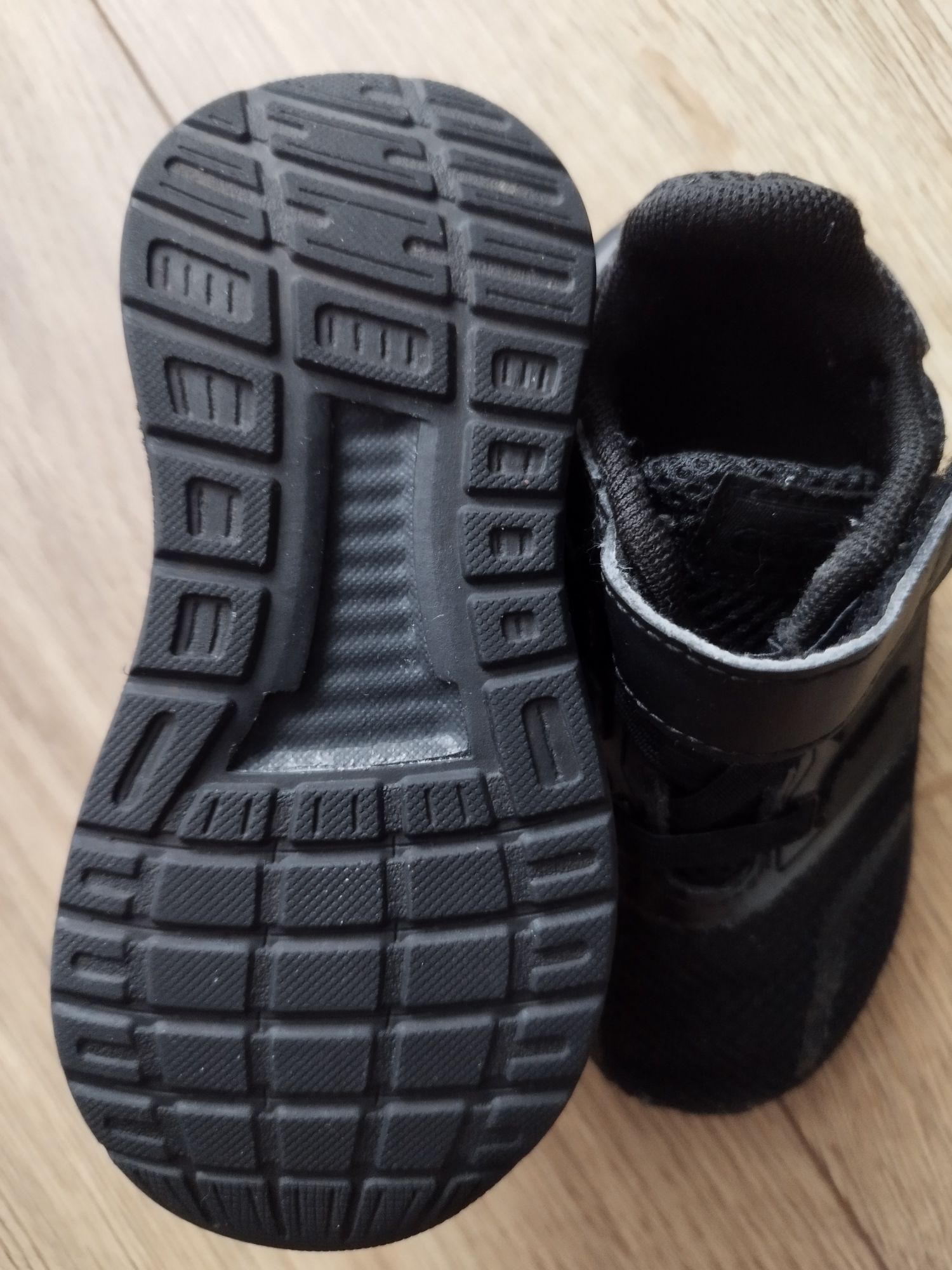 Buty chłopięce Adidas r.22