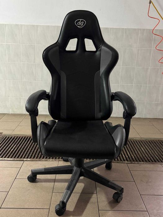 Fotel Gamingowy Używany
