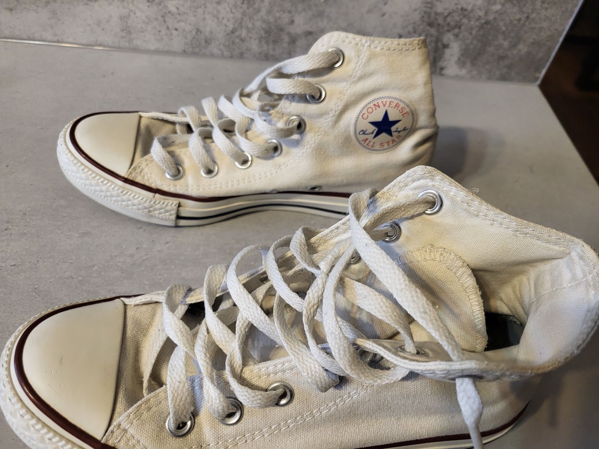 Converse r. 36,5