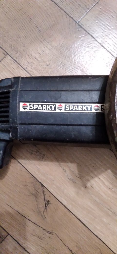 Болгарка Sparky MA2000.