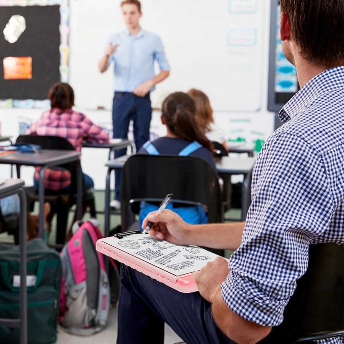 Piasoenc Clipboard A4 z organizerem i klipem bocznym, różowy