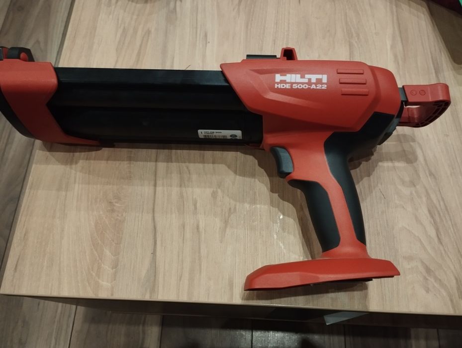 Pistolet do kleju na baterie,marki HILTi. HDE 500-A22.