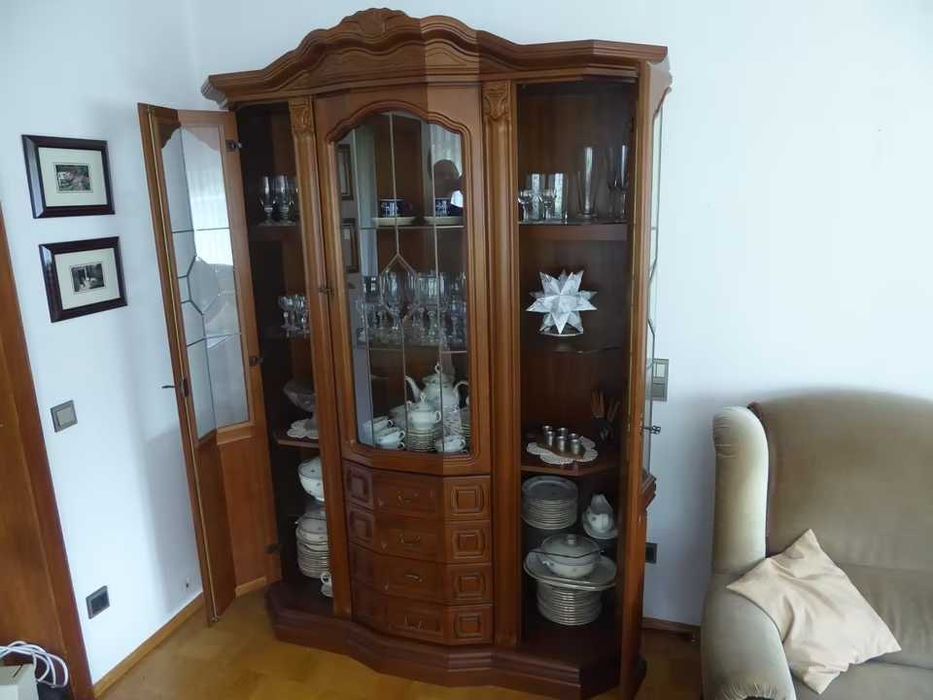 вітрина -буфет горіх