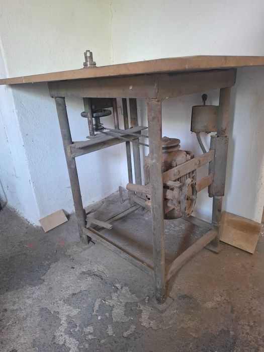 Frezarka  dolnowrzecionowa