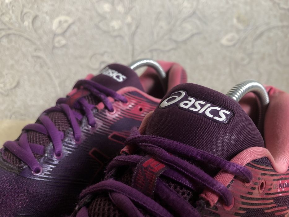 Оригінал кросівки Asics Gel Nimbus 20 біг волейбол 41,5 41 26 25,5