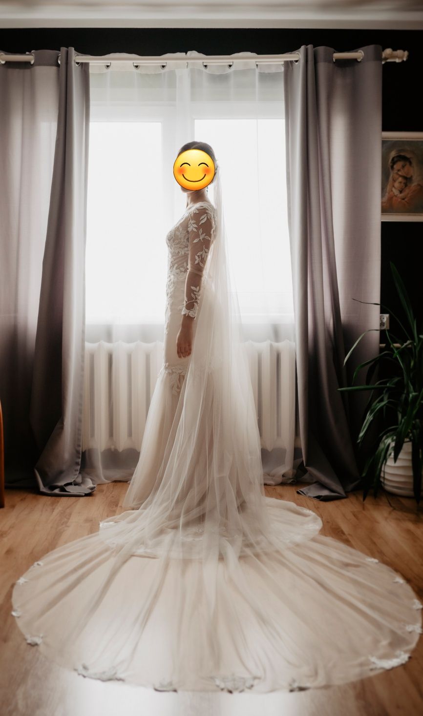 Suknia ślubna o kroju syrenki