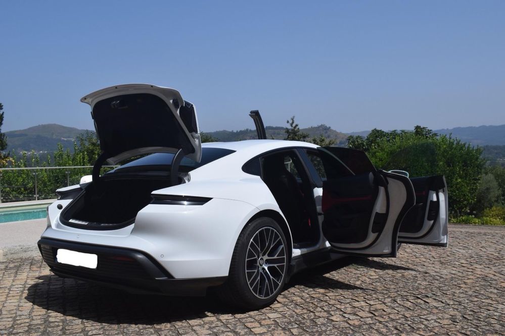 Porsche Taycan 4S