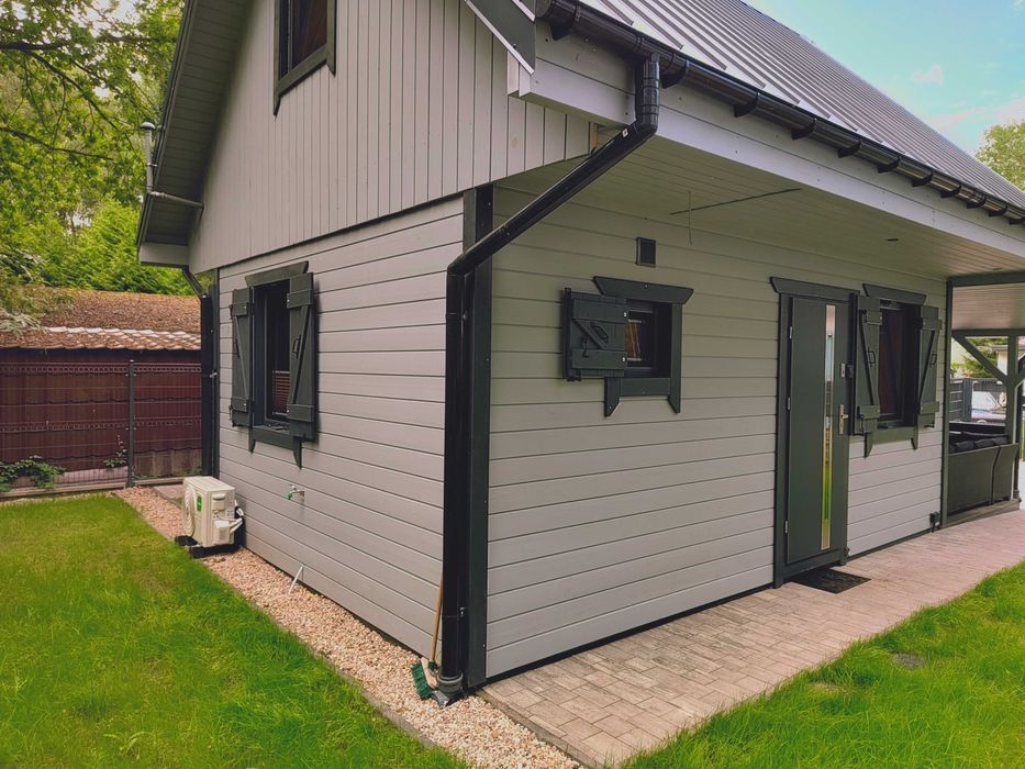 Domki całoroczne nad jeziorem w miejscowości Przydwórz