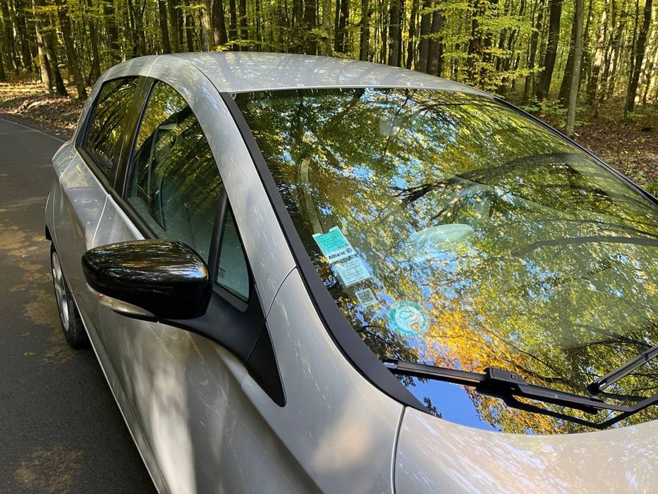 Renault zoe 41kwh 2017р запас ходу 300км