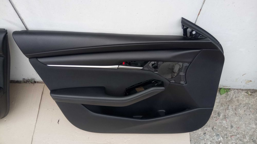 Карты дверей мазда 3 хэтчбек 2018-2025 года mazda 3 накладки на двери