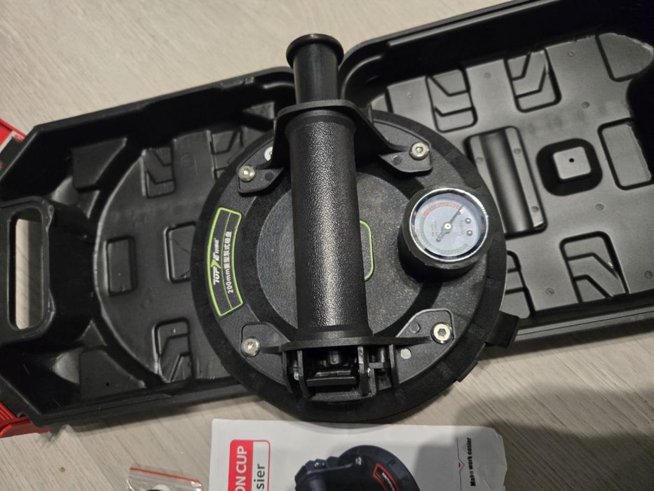 Присоска вакуумная с манометром Topvei в кейсе с кожухом FA-1003