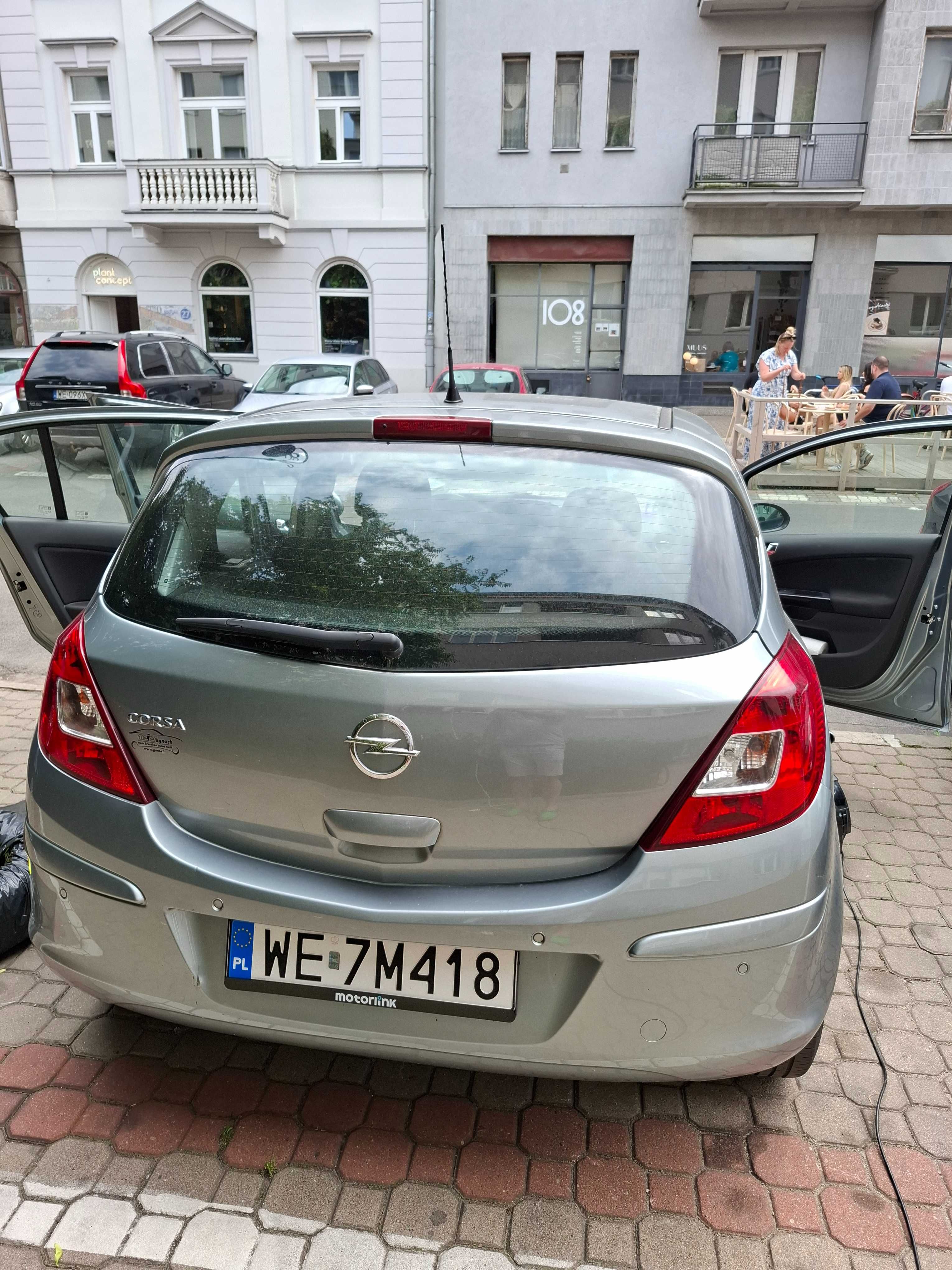 samochód osobowy Opel Corsa 1,4