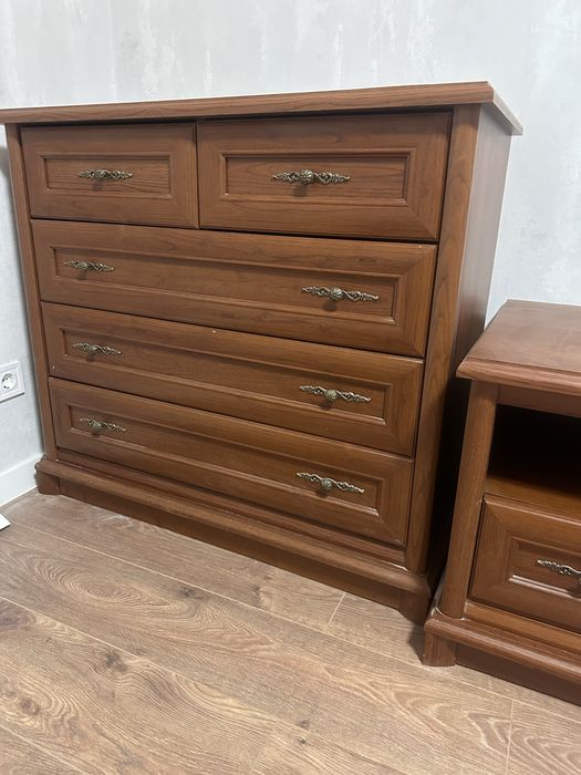 Комод в дереві