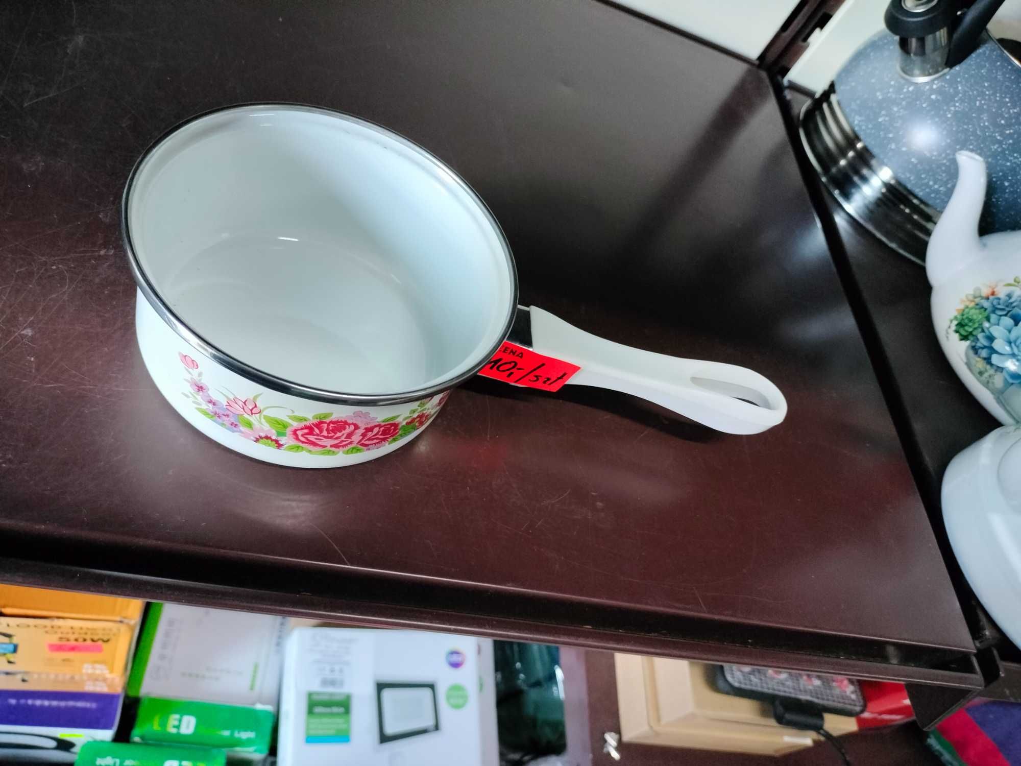 Mały rondelek emaliowany nowy zapakowany niska cena promocja indukcja