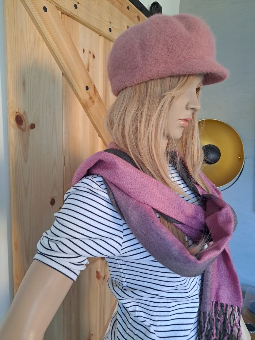 Sprzedam beret z szalikiem